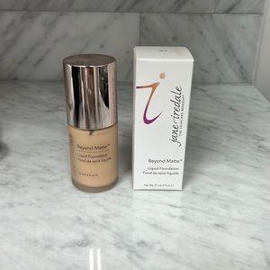 Jane iredale beyond matte foundation M5
